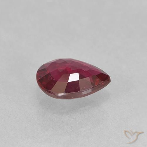 Rubis Rouge foncé naturelle En forme de poire, 0.31 ct, VS-SI