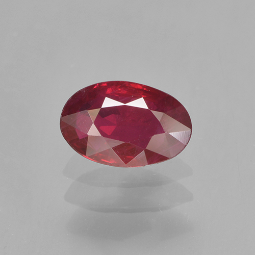 Rubis Rouge moyen naturelle Coupe ovale, 0.50 ct, VS-SI