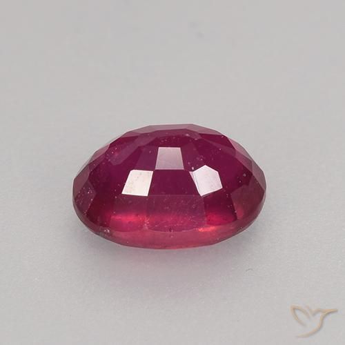 Rubis Rouge moyen-foncé naturelle ovale, 0.93 ct, VS-SI