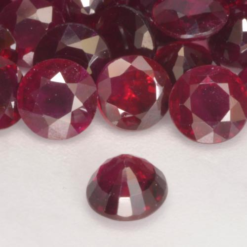 Rubis Rouge foncé naturelle Tour, 0.31 ct, VS-SI