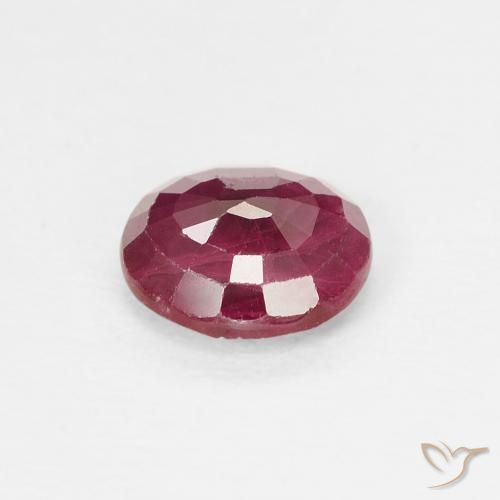Rubis Rouge foncé naturelle Tour, 0.80 ct, VS-SI