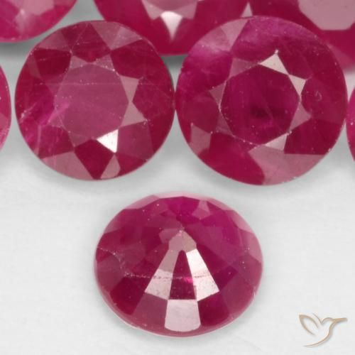 Rubis Rouge moyen naturelle Tour, 0.59 ct, VS-SI