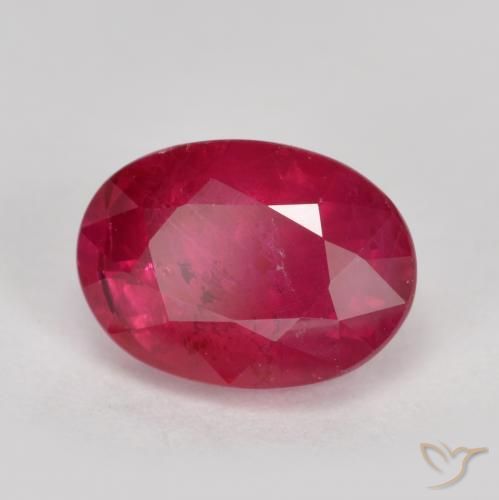 Rubis Rouge confiture naturelle ovale, 1.37 ct, VS-SI