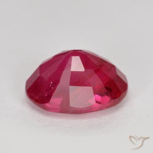 Rubis Rouge confiture naturelle ovale, 1.37 ct, VS-SI