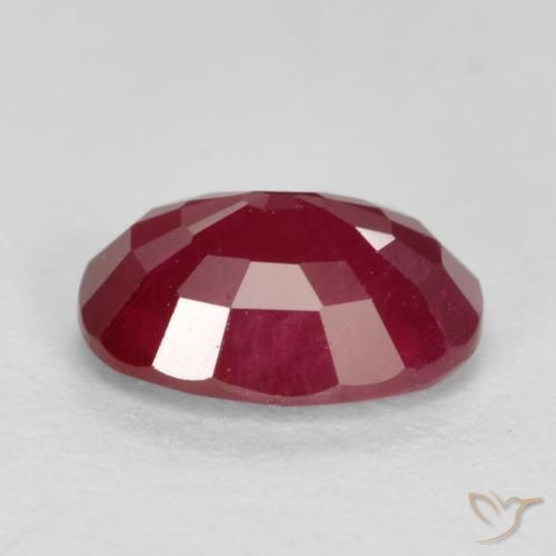 Rubis Rouge sang naturelle ovale, 1.10 ct, VS-SI