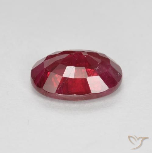 Rubis Rouge foncé naturelle ovale, 1.02 ct, SI