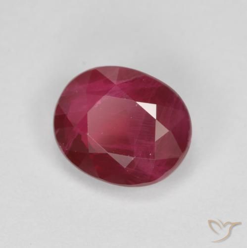 Rubis Rouge foncé naturelle ovale, 1.10 ct, SI