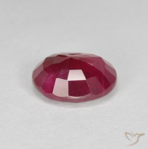 Rubis Rouge foncé naturelle ovale, 1.10 ct, SI