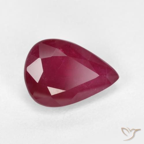 Rubis Rouge foncé naturelle En forme de poire, 1.04 ct, VS-SI