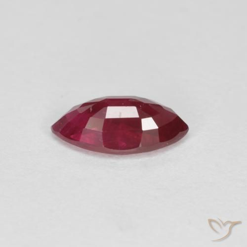 Rubis Rouge foncé naturelle Marquise, 0.94 ct, VS-SI