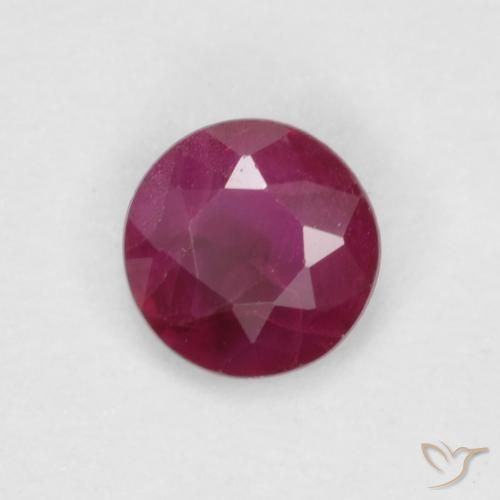 Rubis Rouge foncé naturelle Tour, 0.30 ct, SI