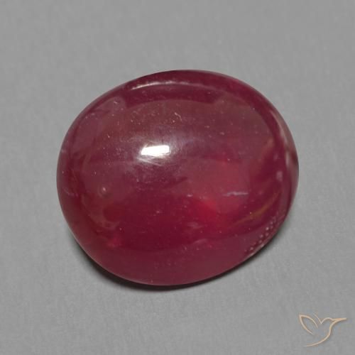 Rubis Rouge foncé naturelle ovale, 8.39 ct, Translucide