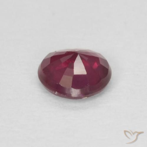 Rubis Rouge foncé naturelle Tour, 0.25 ct, VS
