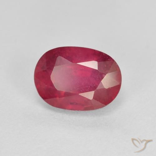 Rubis Rouge léger naturelle ovale, 1.35 ct, VS