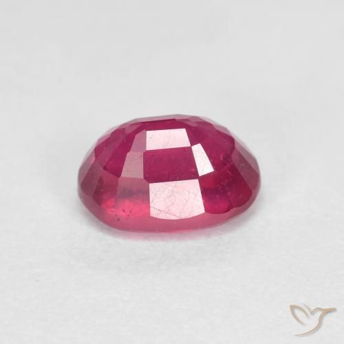 Rubis Rouge moyen-foncé naturelle ovale, 1.36 ct, VS