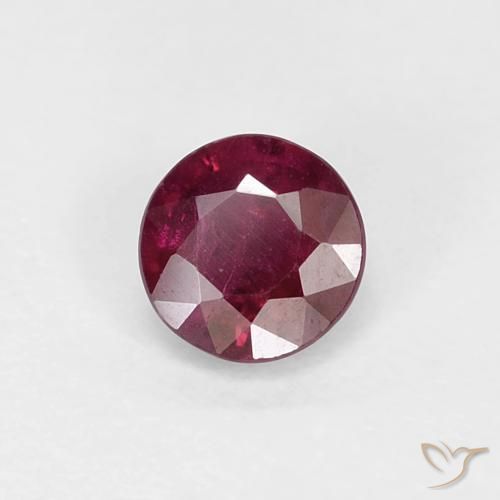 Rubis Rouge foncé naturelle Tour, 0.30 ct, VS-SI
