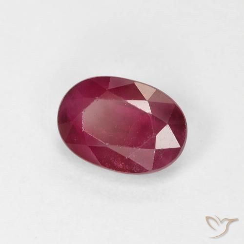 Rubis Vin rouge naturelle ovale, 0.99 ct, VS-SI