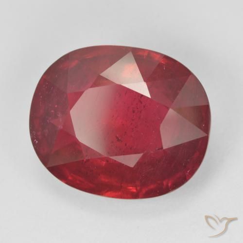 Rubis Rouge moyen naturelle ovale, 14.98 ct, VS