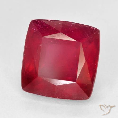 Rubis Rouge foncé naturelle Coussin, 7.67 ct, VS