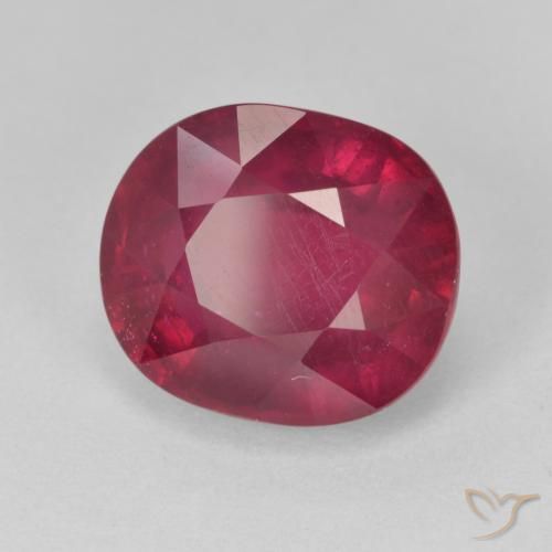 Rubis Rouge moyen naturelle ovale, 9.10 ct, VS