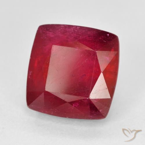Rubis Rouge foncé naturelle Coussin, 7.12 ct, VS