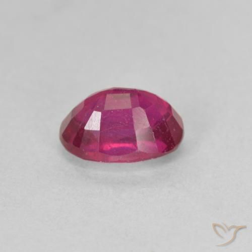 Rubis Rouge léger naturelle ovale, 1.39 ct, VS