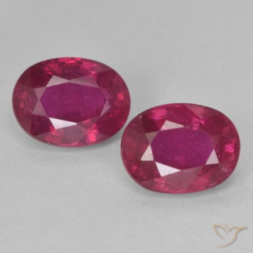 3.84ctw Naturel Medium Dark-Red Rubis, ovale, VS