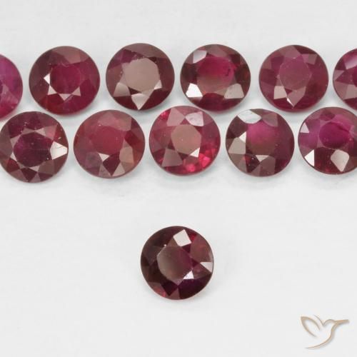Rubis Rouge foncé naturelle Tour, 0.29 ct, VS