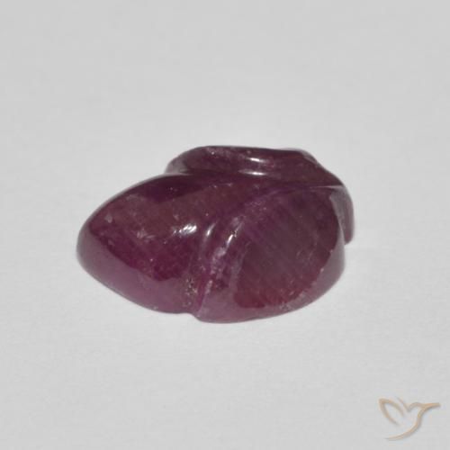 Rubis Rouge-violet naturelle Taille Fleur, 3.10 ct, Opaque