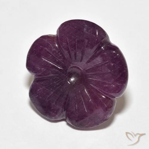 Rubis Pourpre moyen naturelle Taille Fleur, 13.78 ct, Opaque