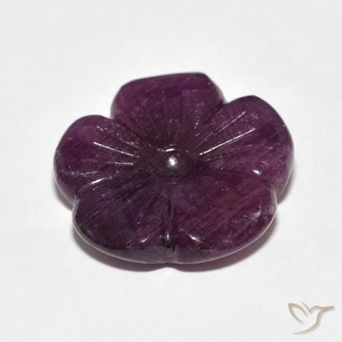 Rubis Pourpre moyen naturelle Taille Fleur, 13.78 ct, Opaque