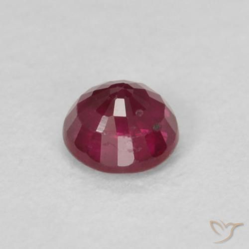 Rubis Rouge foncé naturelle Tour, 0.32 ct, VS