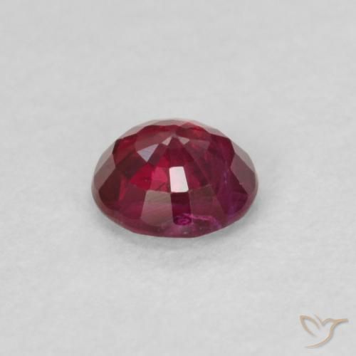 Rubis Rouge foncé naturelle Tour, 0.27 ct, VS