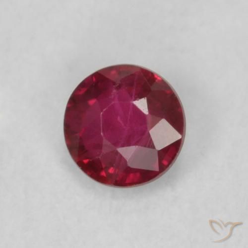 Rubis Rouge foncé naturelle Tour, 0.20 ct, VS