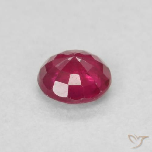 Rubis Rouge foncé naturelle Tour, 0.20 ct, VS