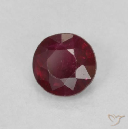 Rubis Rouge foncé naturelle Tour, 0.30 ct, SI