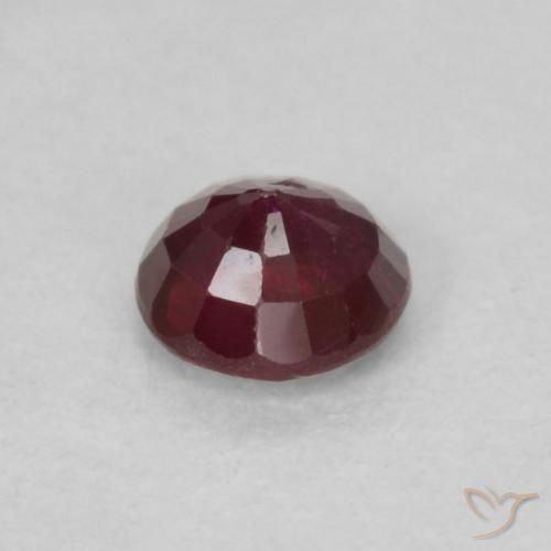 Rubis Rouge foncé naturelle Tour, 0.30 ct, SI