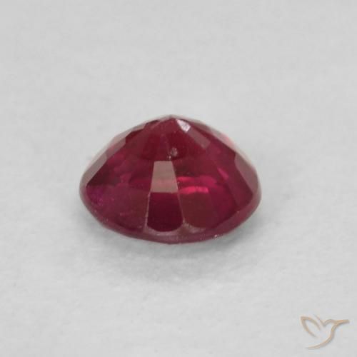 Rubis Rouge foncé naturelle Tour, 0.28 ct, SI