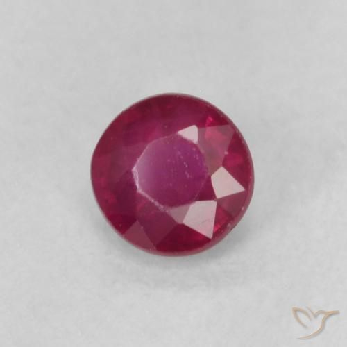 Rubis Rouge foncé naturelle Tour, 0.22 ct, VS-SI
