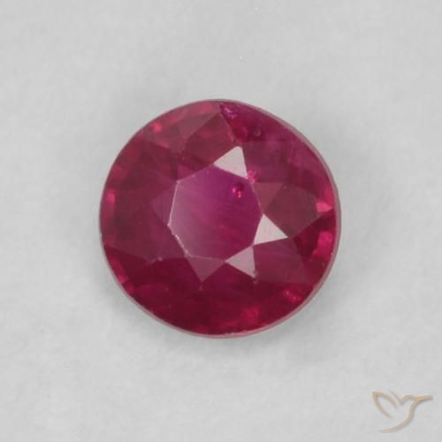 Rubis Rouge foncé naturelle Tour, 0.20 ct, VS