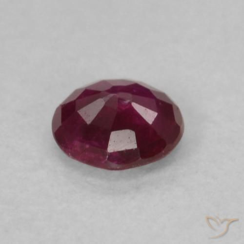Rubis Rouge foncé naturelle Tour, 0.14 ct, VS
