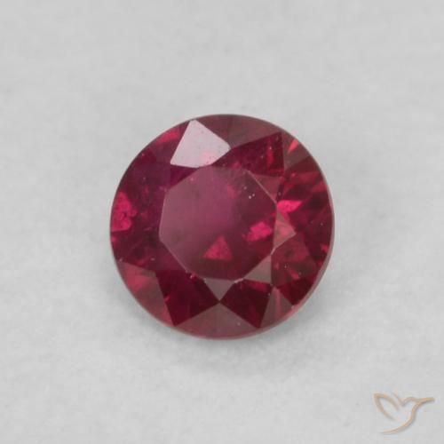 Rubis Rouge foncé naturelle Tour, 0.18 ct, VS-SI