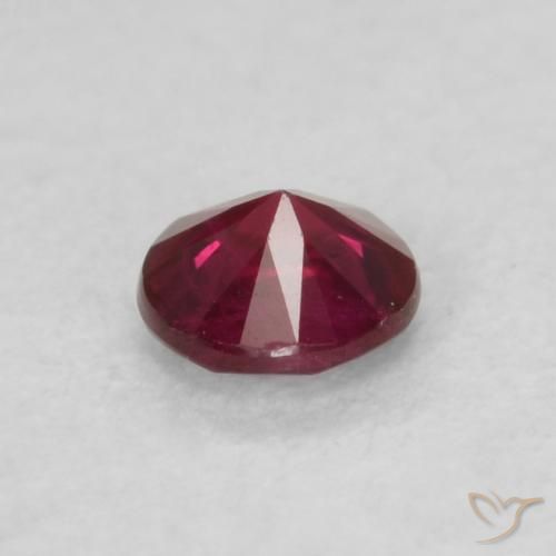 Rubis Rouge foncé naturelle Tour, 0.18 ct, VS-SI