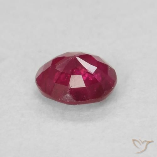 Rubis Rouge foncé naturelle Tour, 0.18 ct, VS-SI