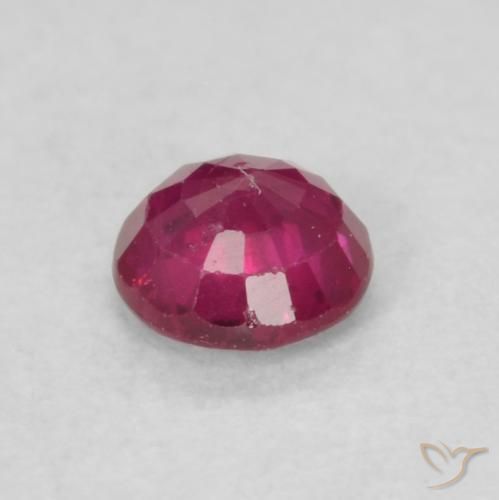 Rubis Vin rouge profond naturelle Tour, 0.22 ct, VS-SI