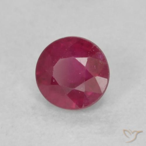 Rubis Rouge foncé naturelle Tour, 0.23 ct, VS-SI