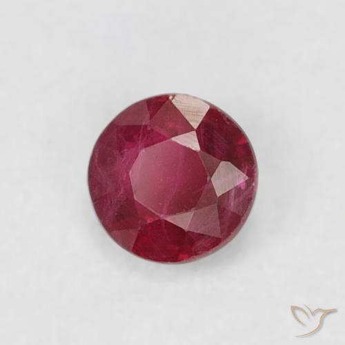 Rubis Rouge foncé naturelle Tour, 0.23 ct, VS