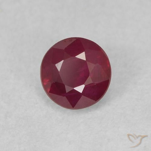 Rubis Rouge foncé naturelle Tour, 0.36 ct, SI