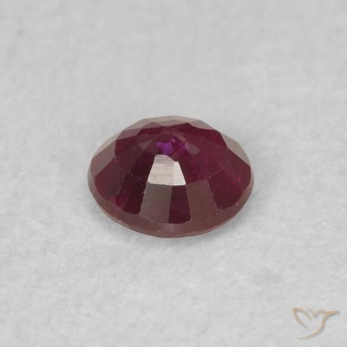 Rubis Rouge foncé naturelle Tour, 0.26 ct, SI