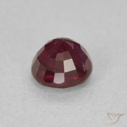 Rubis Rouge foncé naturelle Tour, 0.36 ct, SI